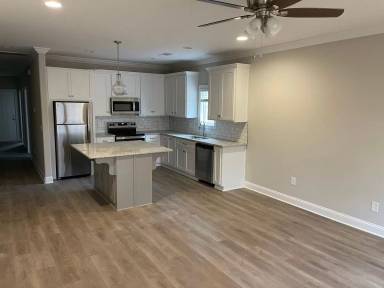 Main picture of 208 Court Cir