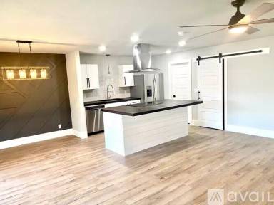 Main picture of 5 Britten Cir