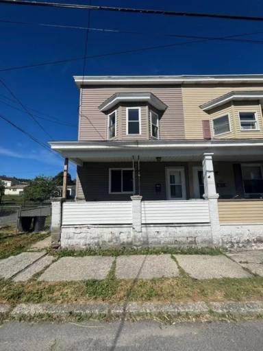 Main picture of 224 S Chestnut St