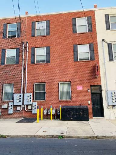 Main picture of 1615 Sydenham