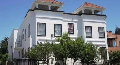 Main picture of 1016 N Heliotrope Dr