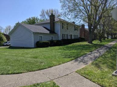 Main picture of 400 Woodview Dr