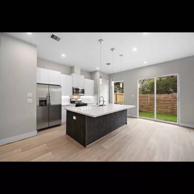 Main picture of 28 Bucan St
