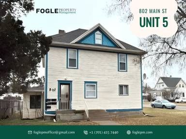 Main picture of 802 Main St