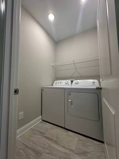 Main picture of 208 Court Cir