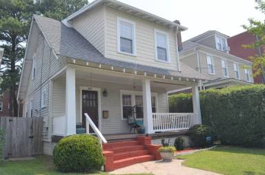 Main picture of 810 Brandon Ave