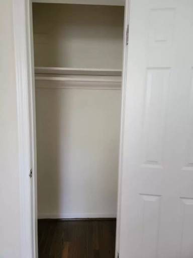 Main picture of 209 W 38th St