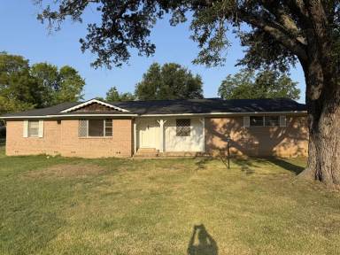 Main picture of 915 N Spring St