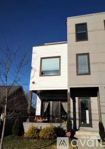 Main picture of 1103 13th Ave S