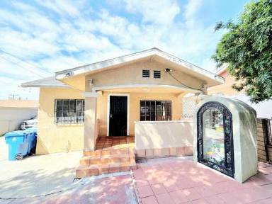 Main picture of 2511 Ganahl St