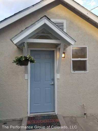 Main picture of 1004 1/2 Elm St