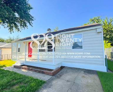 Main picture of 4024 Thomas Ave