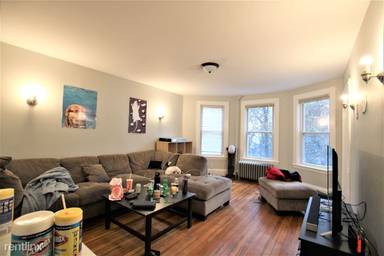Main picture of 10 Carmel St