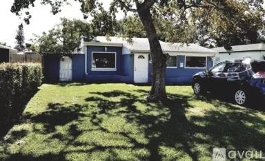 Main picture of 2166 NE 181st St