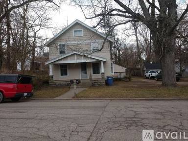 Main picture of 1551 Parkhurst Ave NW