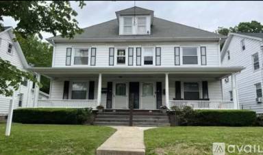 Main picture of 24 W 2nd St