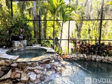 Main picture of 183 Hibiscus Ln