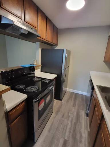 Main picture of 1325 N Meridian Ave