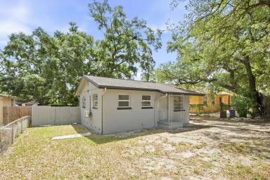 Main picture of 6209 N 43rd St