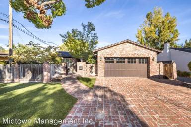 Main picture of 619 Saint Claire Dr