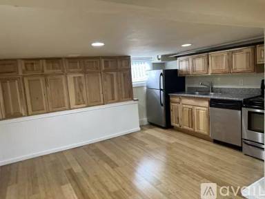Main picture of 8837 SE Washington St