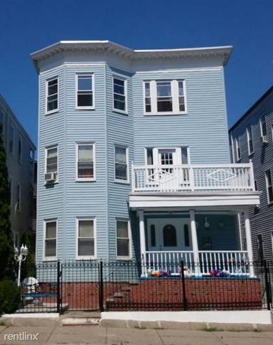 Main picture of 374 Bowdoin St