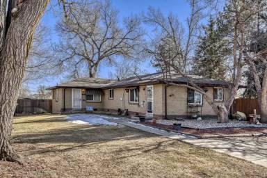 Main picture of 2462 Teller St