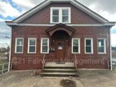 Main picture of 726 Large Ave