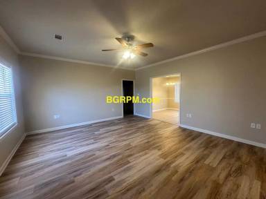 Main picture of 14 Winchester Ct