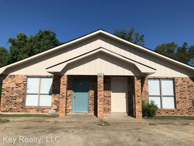 Main picture of 5200 Laccasine Dr