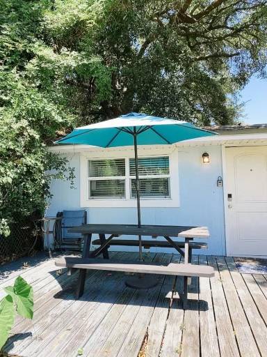 Main picture of 3033 Parkwood Dr