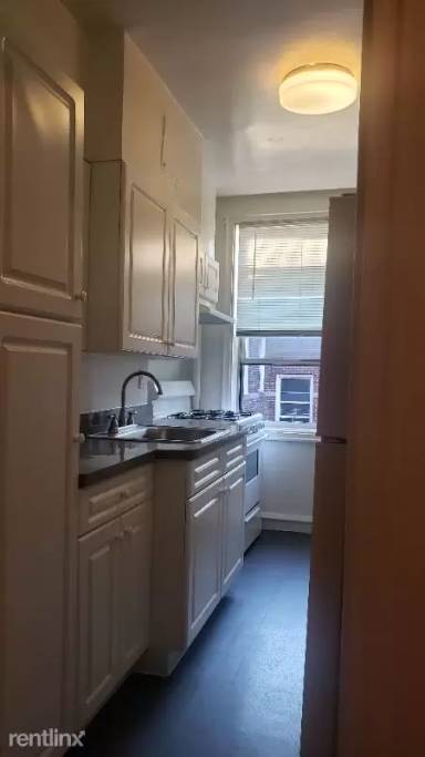 Main picture of Larchmont Acres Apartments
