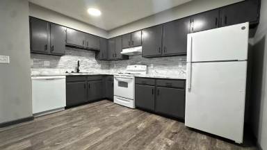 Main picture of 4521 Madison Ave