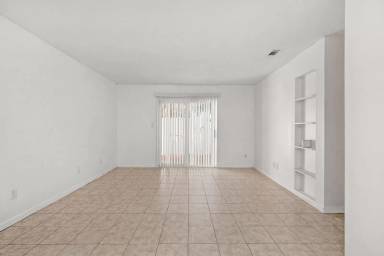 Main picture of 1555 Green Briar Pkwy