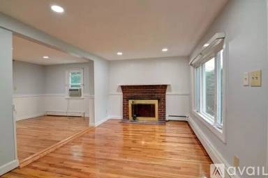 Main picture of 21 Carroll St