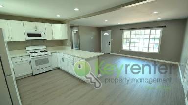 Main picture of 652 N Cuyamaca St