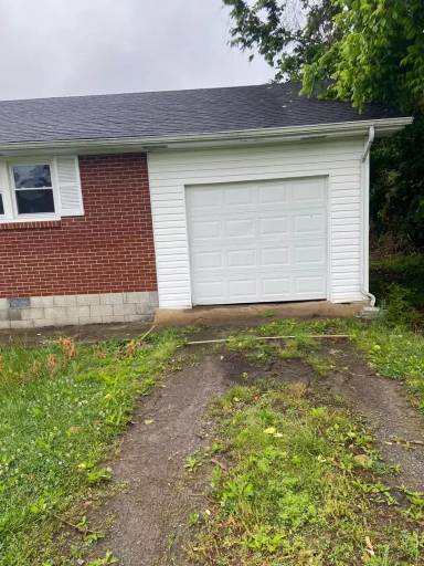 Main picture of 109 Thompson St