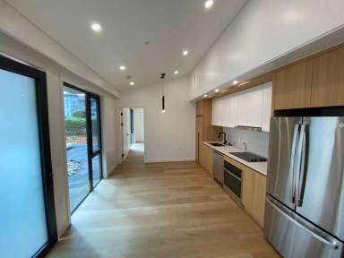Main picture of 1320 River St