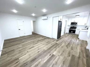 Main picture of 4024 Lincoln Ave
