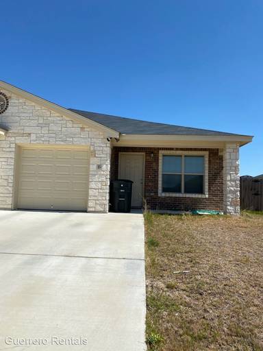 Main picture of 1301-04 Vanguard Ln