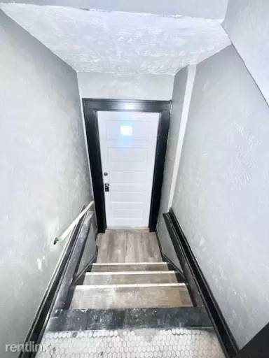 Main picture of 2455 Brooklyn Ave