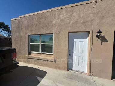 Main picture of 332 W Illinois St