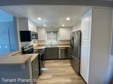 Main picture of 220 Woodland Pkwy