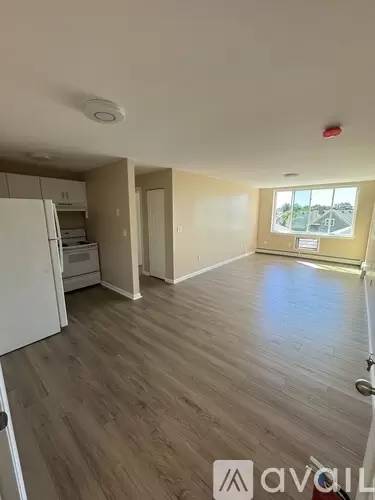 Main picture of 77 Evergreen Ave