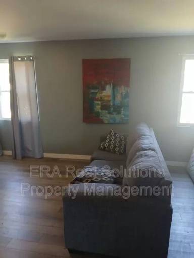 Main picture of 186 S Powell Ave