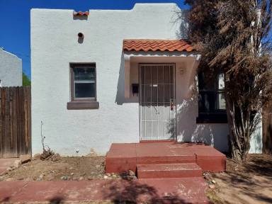 Main picture of 230 N Vine Ave