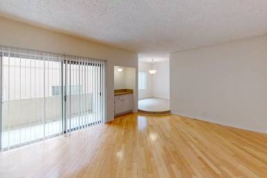 Main picture of 933 2nd St