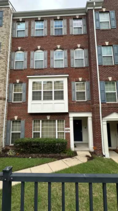 Main picture of 15261 Leicestershire St