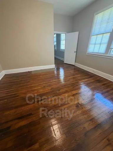 Main picture of 27 Woodland Cir