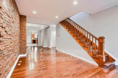 Main picture of 2826 Huntingdon Ave